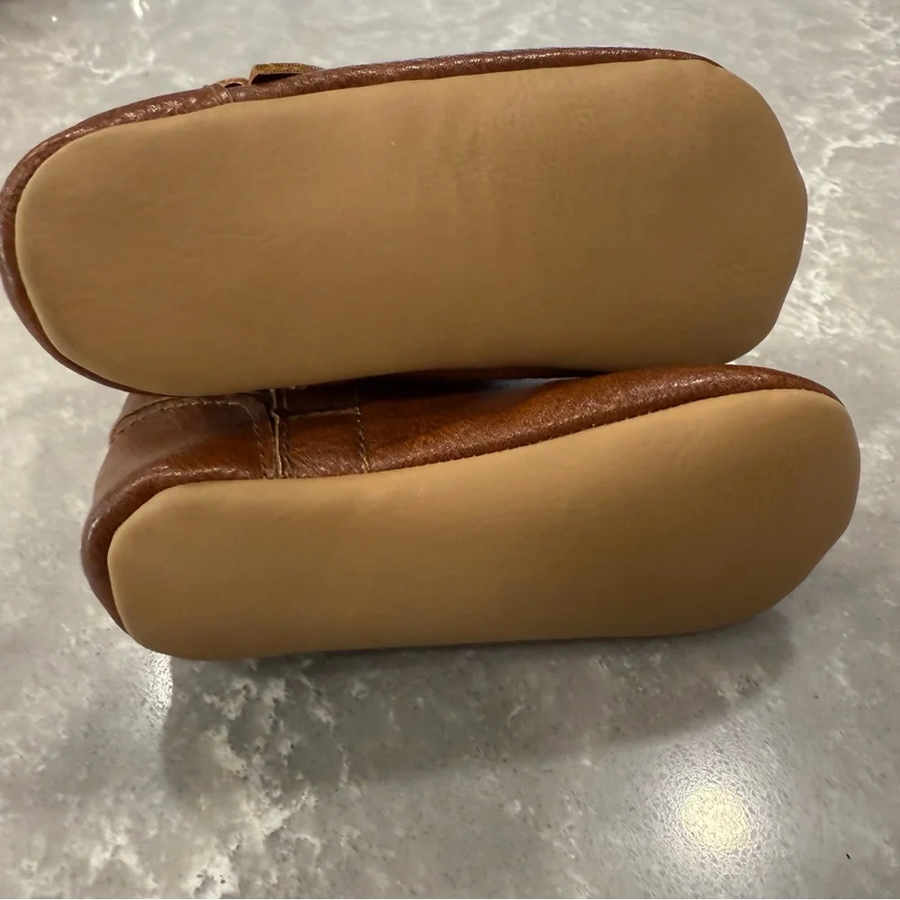 Old Navy Tan Faux Suede Fur Lined Bow Boots 6-12M EUC  baby walker soft sole